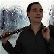 Diplomato al conservatorio in clarinetto